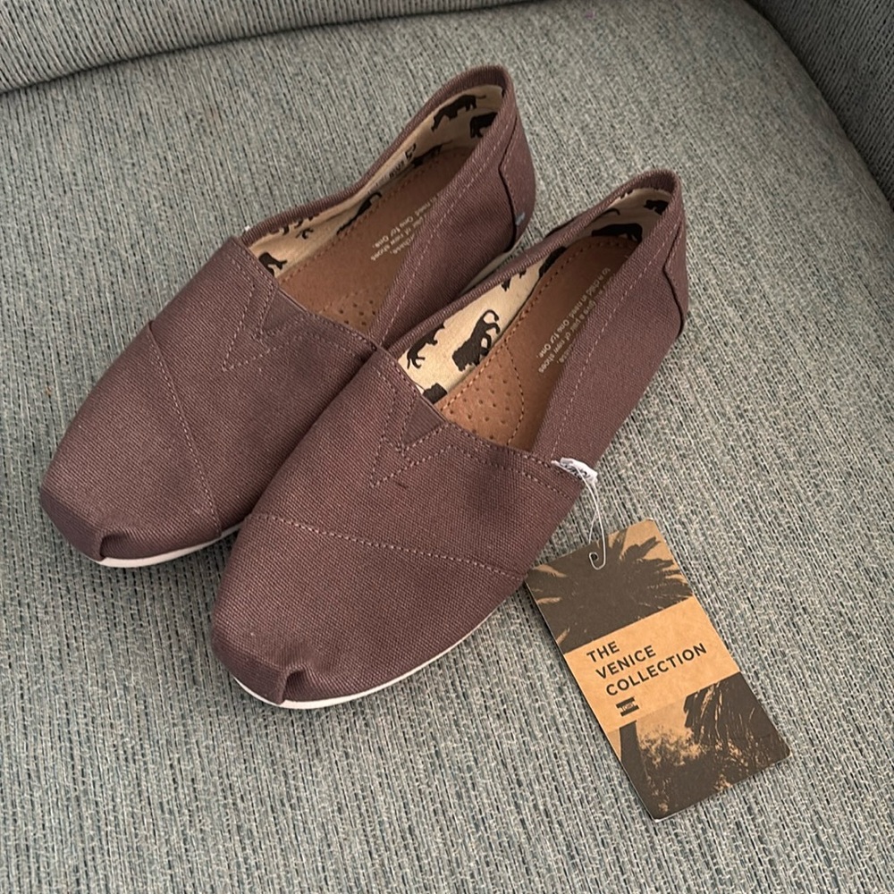 NWT TOMS The Venice Collection